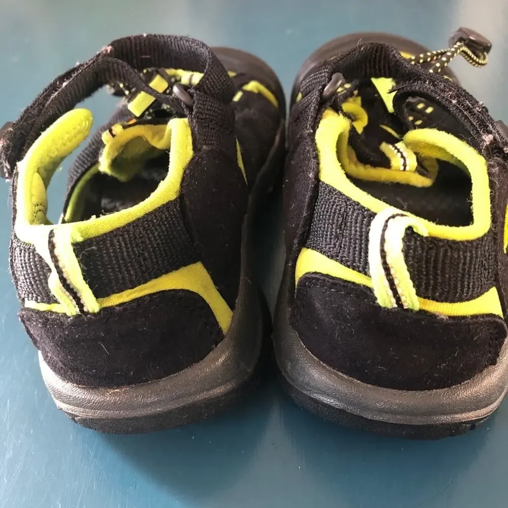 Keen Boys’ Newport H2 Water Hiking Black Size 13